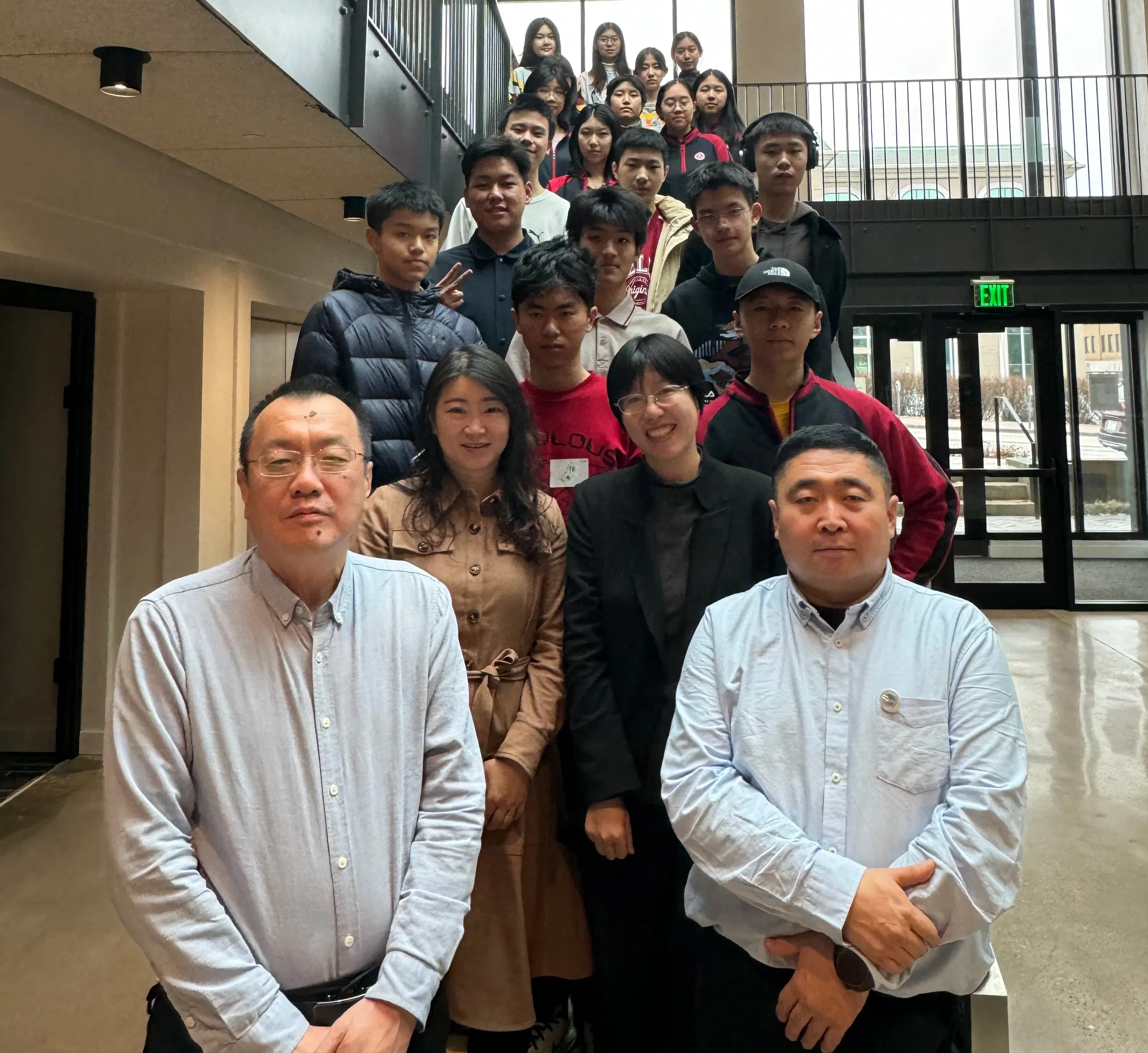 馬斯卡廷活動中心合影.jpg